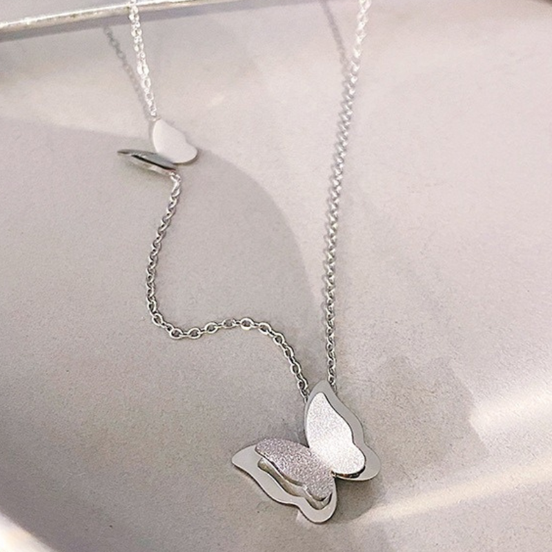 Gargantilla de mariposa